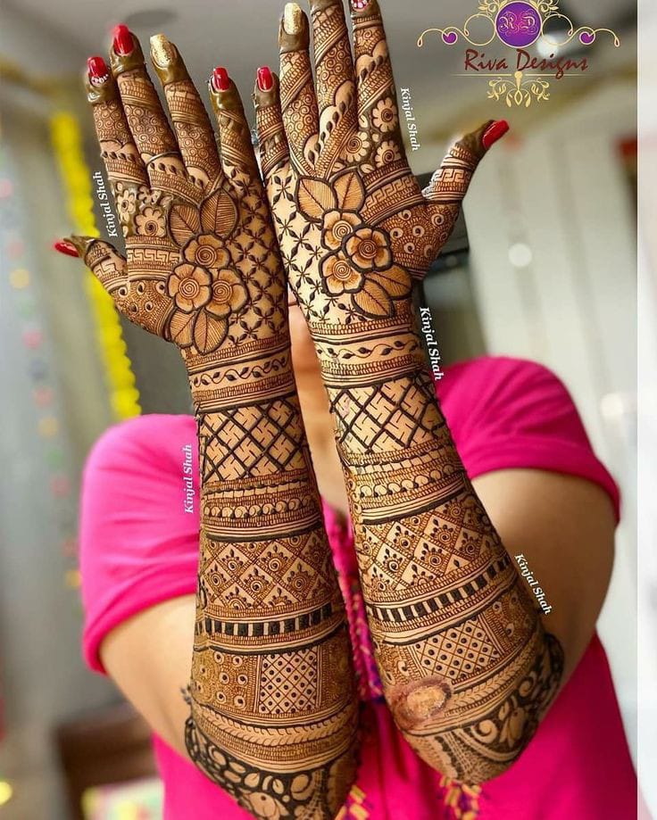 Henna Stain Potrait | Mehndi design pictures, Henna stain, Mehndi designs  for fingers